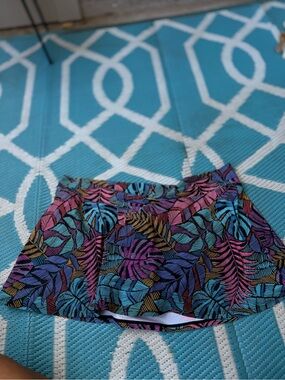 Sunsets swim skirt Sz 14 Multicolor Tropical Leaf